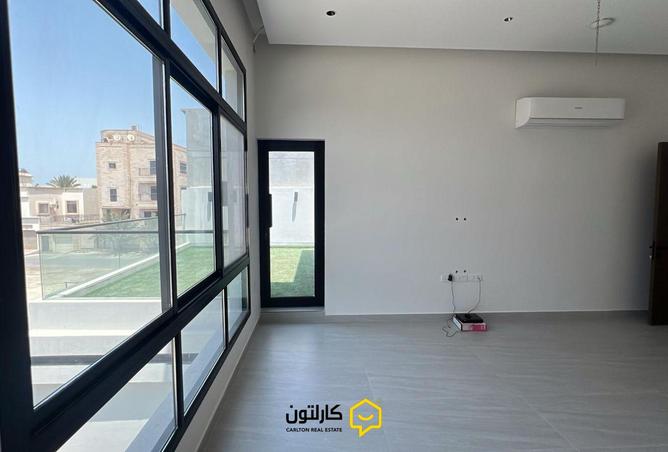 944647 - Property Image 2