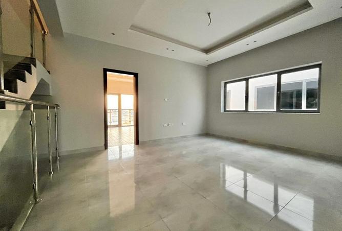 967532 - Property Image 3