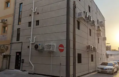 عمارة بالكامل - 8 غرف نوم - 8 حمامات للبيع في الحورة - محافظة العاصمة