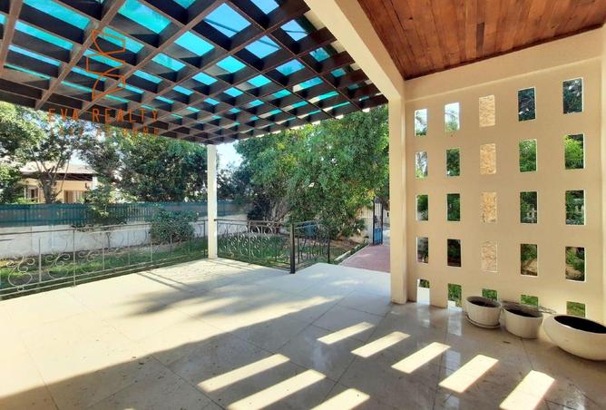 986128 - Property Image 2