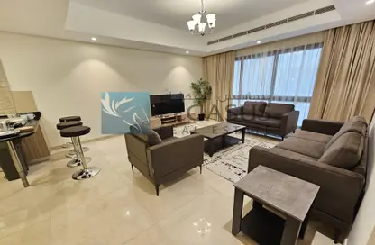 Living Room image for: Apartment - 2 Bedrooms - 2 Bathrooms for rent in Seef - Capital Governorate, Image 1