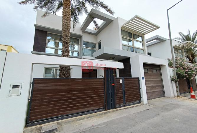 Apartment - 3 Bedrooms - 4 Bathrooms for rent in Salmaniya - Manama - Capital Governorate
