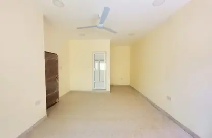 Apartment - 3 Bedrooms - 2 Bathrooms for rent in Busaiteen - Muharraq Governorate