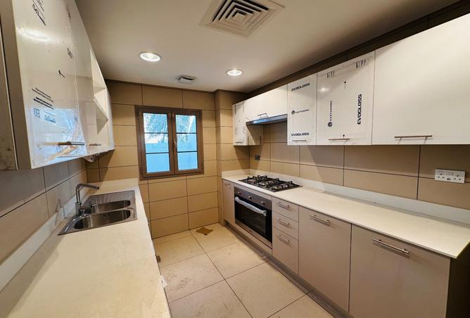 985543 - Property Image 2