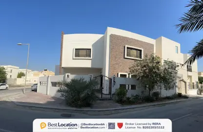 فيلا - 4 غرف نوم - 4 حمامات للبيع في توبلي - المحافظة الوسطى