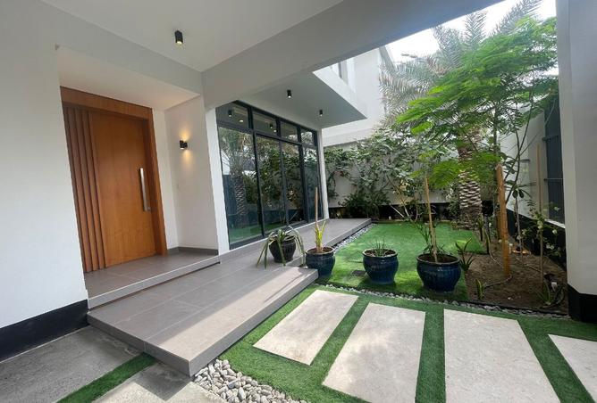 979567 - Property Image 2