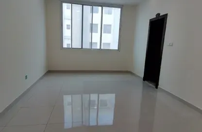 Apartment - 3 Bedrooms - 5 Bathrooms for rent in Hidd - Muharraq Governorate