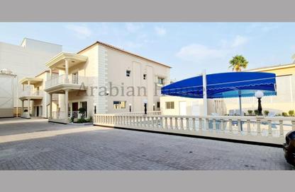 Villa - 4 Bedrooms - 5 Bathrooms for rent in Al Juffair - Capital Governorate