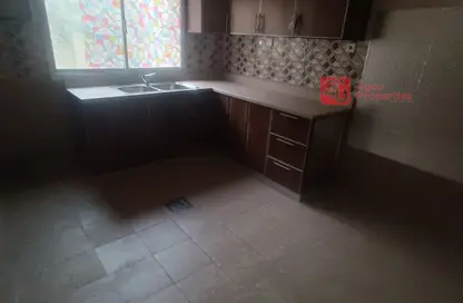 Apartment - 4 Bedrooms - 2 Bathrooms for rent in Salmaniya - Manama - Capital Governorate