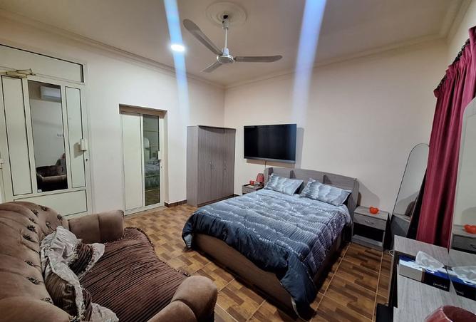 958742 - Property Image 2