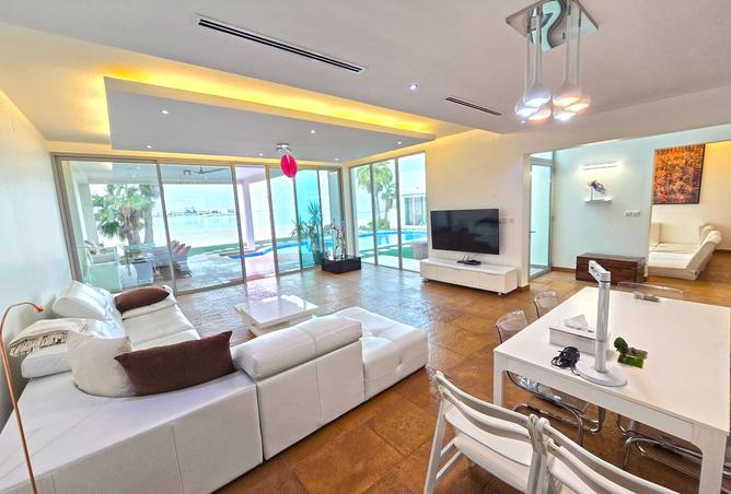 981537 - Property Image 2