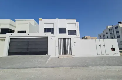 Villa - 4 Bedrooms - 6 Bathrooms for sale in Hidd - Muharraq Governorate