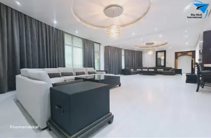 Penthouse - 3 Bedrooms - 3 Bathrooms for rent in Al Juffair - Capital Governorate