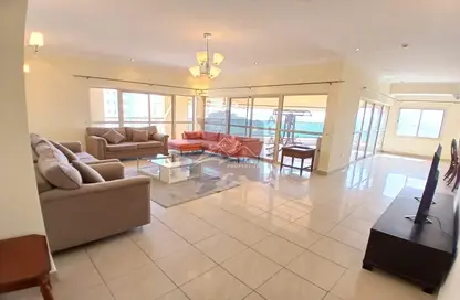 Penthouse - 4 Bedrooms - 4 Bathrooms for rent in Al Juffair - Capital Governorate