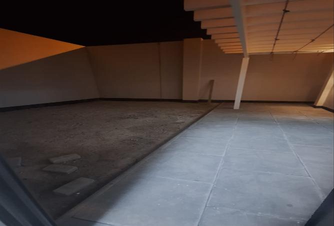 990231 - Property Image 3