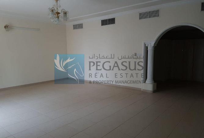 964229 - Property Image 2