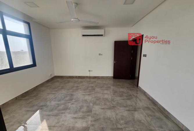 992067 - Property Image 3