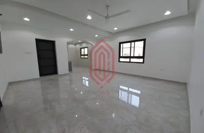 Apartment - 2 Bedrooms - 2 Bathrooms for rent in Tubli - Central Governorate