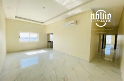 Empty Room image for: Apartment - 2 Bedrooms - 2 Bathrooms for rent in Al Qadam - Northern Governorate, Image 1