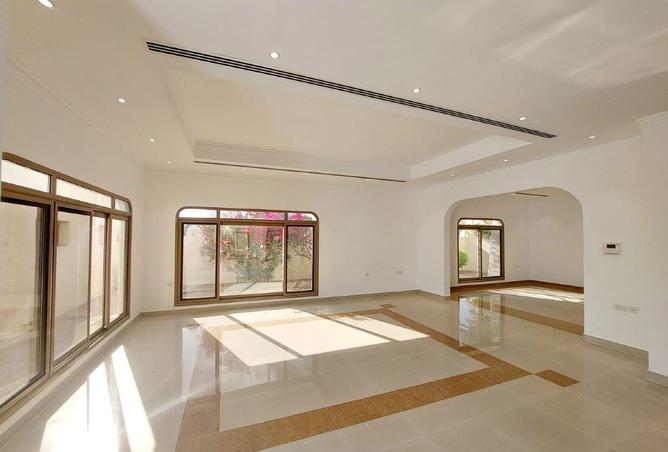 972582 - Property Image 2