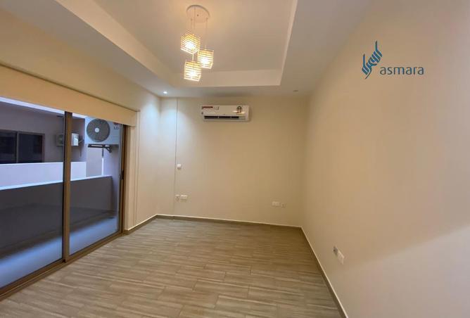 956565 - Property Image 2