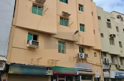 عمارة بالكامل - 8 غرف نوم - 8 حمامات للبيع في المحرق - المحرق