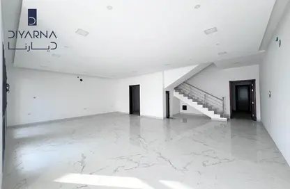 Villa - 5 Bedrooms - 6 Bathrooms for sale in Busaiteen - Muharraq Governorate