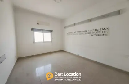 Medical Facility - Studio - 4 Bathrooms for rent in Sanad - Central Governorate