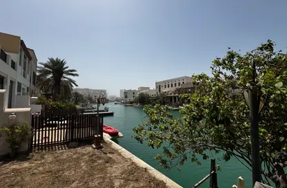شقة - غرفة نوم - 2 حمامات للايجار في مدينة المرسى - أمواج - المحرق