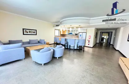 Apartment - 3 Bedrooms - 3 Bathrooms for rent in Al Juffair - Capital Governorate