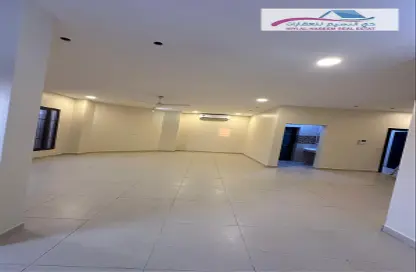 Apartment - 4 Bedrooms - 5 Bathrooms for rent in Sanad - Central Governorate