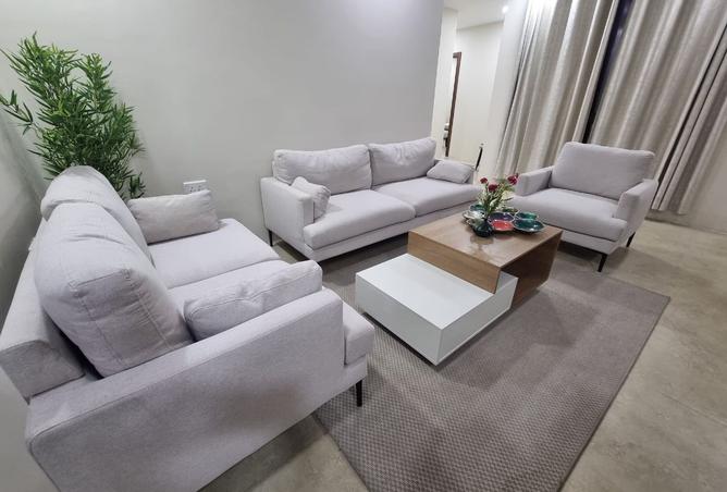 957645 - Property Image 2