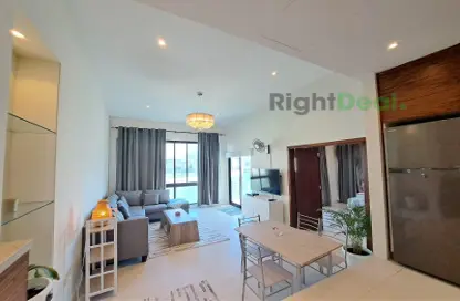 Living / Dining Room image for: Apartment - 1 Bedroom - 2 Bathrooms for rent in Al Marsa Floating City - Amwaj Islands - Muharraq Governorate, Image 1