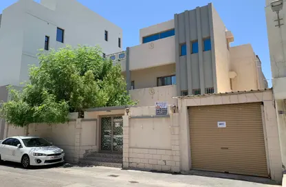 فيلا - 4 غرف نوم - 3 حمامات للايجار في المحرق - المحرق