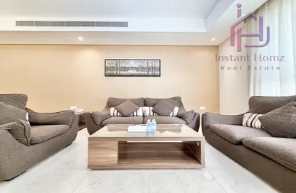 Apartment - 2 Bedrooms - 3 Bathrooms for rent in Al Juffair - Capital Governorate