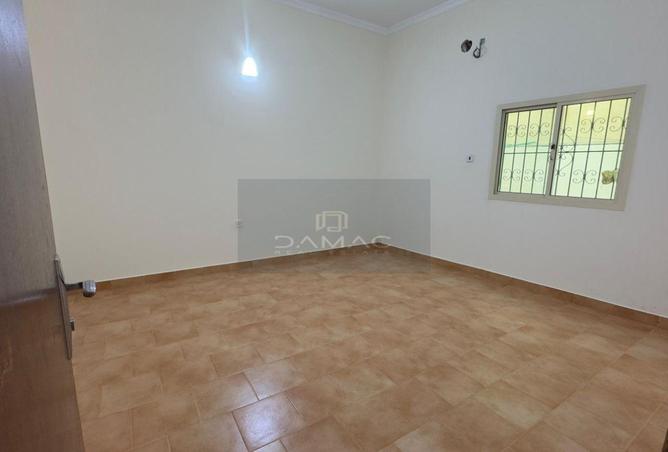 987384 - Property Image 2