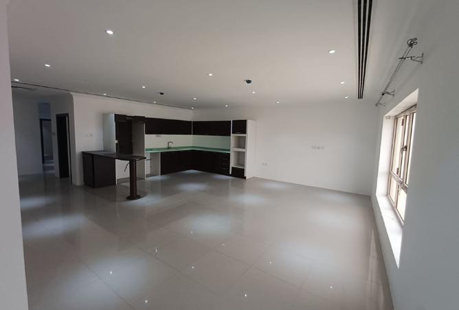 975683 - Property Image 2