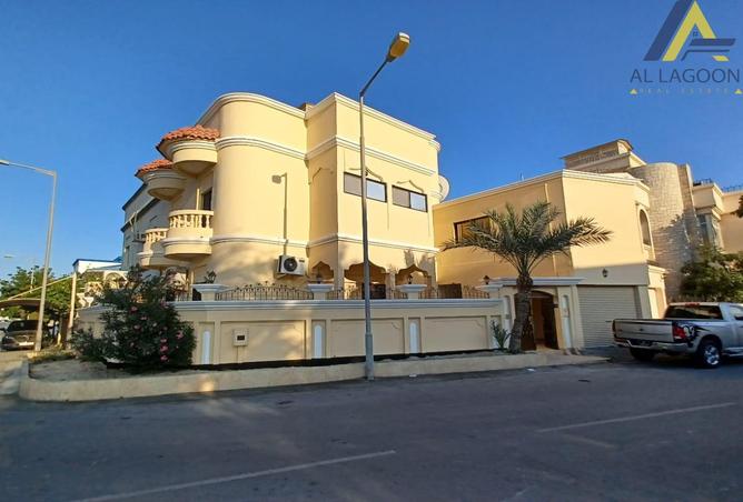 987402 - Property Image 2