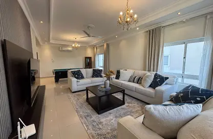 Apartment - 3 Bedrooms - 4 Bathrooms for rent in Al Juffair - Capital Governorate