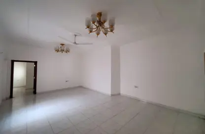 Apartment - 3 Bedrooms - 3 Bathrooms for rent in Busaiteen - Muharraq Governorate