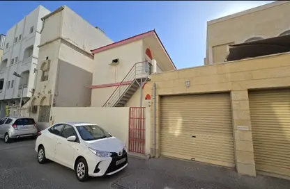 عمارة بالكامل - 8 غرف نوم - 8 حمامات للبيع في بو غزال - المنامة - محافظة العاصمة