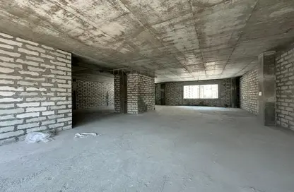 Shop - Studio - 4 Bathrooms for rent in Al Juffair - Capital Governorate