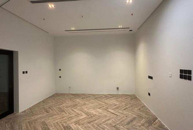 961127 - Property Image 3
