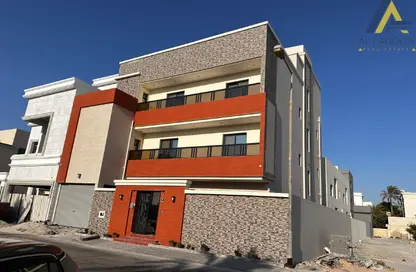 Villa - 6 Bedrooms for sale in Busaiteen - Muharraq Governorate