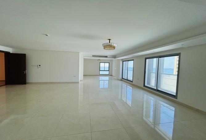 952437 - Property Image 2