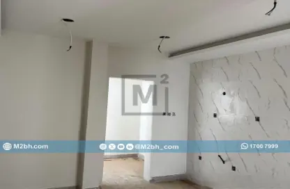 عمارة بالكامل - 8 غرف نوم - 8 حمامات للبيع في عراد - المحرق