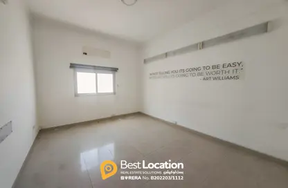 Medical Facility - Studio - 4 Bathrooms for rent in Sanad - Central Governorate
