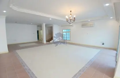 فيلا - 4 غرف نوم - 5 حمامات للايجار في العدلية - المنامة - محافظة العاصمة