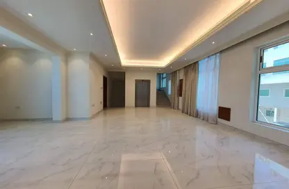 Empty Room image for: Villa - 5 Bedrooms - 7 Bathrooms for rent in Hidd - Muharraq Governorate, Image 1