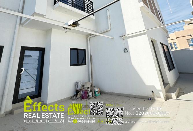 887399 - Property Image 3